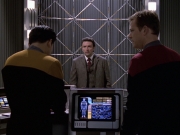 extant_StarTrek_VOY_6x17-SpiritFolk_01833.jpg