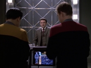 extant_StarTrek_VOY_6x17-SpiritFolk_01846.jpg