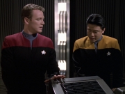 extant_StarTrek_VOY_6x17-SpiritFolk_01850.jpg