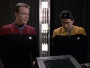 extant_StarTrek_VOY_6x17-SpiritFolk_01851.jpg
