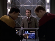 extant_StarTrek_VOY_6x17-SpiritFolk_01861.jpg