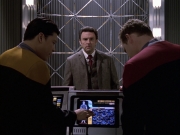extant_StarTrek_VOY_6x17-SpiritFolk_01864.jpg