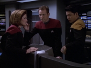 Filename=extant_StarTrek_VOY_6x17-SpiritFolk_02007.jpg
Filesize=156KiB
Dimensions=1200x900
Date added=Jan 02, 2020 extant_StarTrek_VOY_6x17-SpiritFolk_02007.jpg