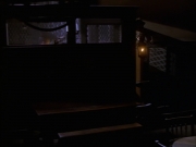 extant_StarTrek_VOY_6x17-SpiritFolk_02171.jpg