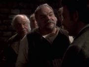 extant_StarTrek_VOY_6x17-SpiritFolk_02214.jpg