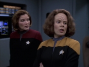 extant_StarTrek_VOY_6x17-SpiritFolk_02465.jpg