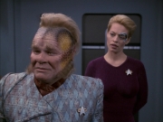 extant_StarTrek_VOY_6x17-SpiritFolk_02473.jpg