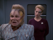 extant_StarTrek_VOY_6x17-SpiritFolk_02476.jpg