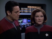 extant_StarTrek_VOY_6x17-SpiritFolk_02519.jpg