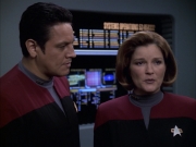 extant_StarTrek_VOY_6x17-SpiritFolk_02521.jpg
