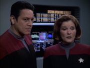 extant_StarTrek_VOY_6x17-SpiritFolk_02524.jpg