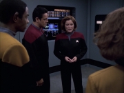 extant_StarTrek_VOY_6x17-SpiritFolk_02538.jpg