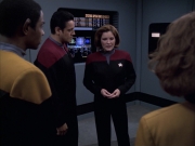 extant_StarTrek_VOY_6x17-SpiritFolk_02539.jpg