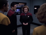 extant_StarTrek_VOY_6x17-SpiritFolk_02541.jpg