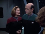 extant_StarTrek_VOY_6x17-SpiritFolk_02566.jpg