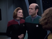 extant_StarTrek_VOY_6x17-SpiritFolk_02568.jpg