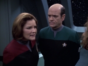 extant_StarTrek_VOY_6x17-SpiritFolk_02583.jpg