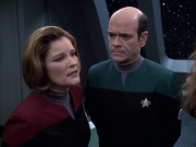 extant_StarTrek_VOY_6x17-SpiritFolk_02584.jpg