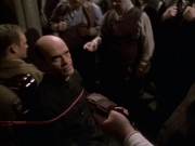 extant_StarTrek_VOY_6x17-SpiritFolk_02806.jpg