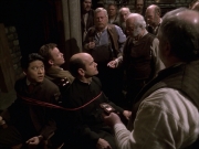 extant_StarTrek_VOY_6x17-SpiritFolk_02817.jpg