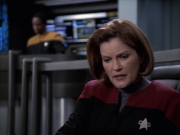 extant_StarTrek_VOY_6x17-SpiritFolk_02890.jpg