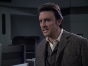 extant_StarTrek_VOY_6x17-SpiritFolk_03036.jpg
