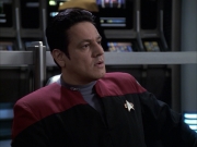 extant_StarTrek_VOY_6x17-SpiritFolk_03037.jpg