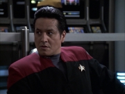 extant_StarTrek_VOY_6x17-SpiritFolk_03039.jpg