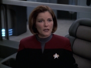 extant_StarTrek_VOY_6x17-SpiritFolk_03042.jpg