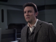 extant_StarTrek_VOY_6x17-SpiritFolk_03045.jpg
