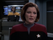 extant_StarTrek_VOY_6x17-SpiritFolk_03052.jpg