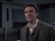 extant_StarTrek_VOY_6x17-SpiritFolk_03054.jpg