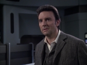 extant_StarTrek_VOY_6x17-SpiritFolk_03058.jpg