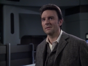 extant_StarTrek_VOY_6x17-SpiritFolk_03059.jpg