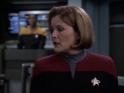 extant_StarTrek_VOY_6x17-SpiritFolk_03062.jpg