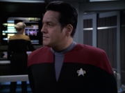 extant_StarTrek_VOY_6x17-SpiritFolk_03122.jpg