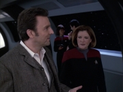 extant_StarTrek_VOY_6x17-SpiritFolk_03133.jpg
