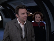 extant_StarTrek_VOY_6x17-SpiritFolk_03134.jpg