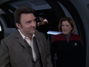 extant_StarTrek_VOY_6x17-SpiritFolk_03135.jpg