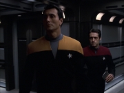 extant_StarTrek_VOY_6x17-SpiritFolk_03151.jpg