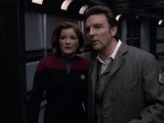 extant_StarTrek_VOY_6x17-SpiritFolk_03160.jpg