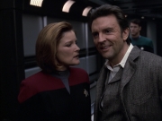 extant_StarTrek_VOY_6x17-SpiritFolk_03166.jpg