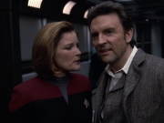 extant_StarTrek_VOY_6x17-SpiritFolk_03167.jpg
