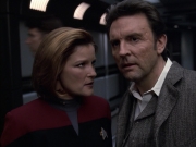 extant_StarTrek_VOY_6x17-SpiritFolk_03168.jpg