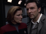 extant_StarTrek_VOY_6x17-SpiritFolk_03169.jpg