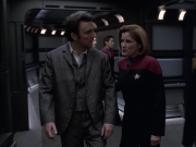 extant_StarTrek_VOY_6x17-SpiritFolk_03179.jpg