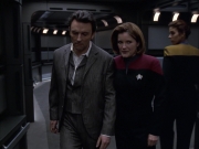 extant_StarTrek_VOY_6x17-SpiritFolk_03180.jpg