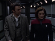 extant_StarTrek_VOY_6x17-SpiritFolk_03185.jpg