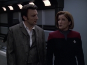 extant_StarTrek_VOY_6x17-SpiritFolk_03208.jpg