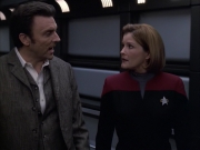 extant_StarTrek_VOY_6x17-SpiritFolk_03217.jpg